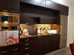 Kashaneh at Harrison Garden