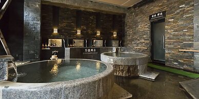 Awara Grand Hotel