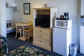 Green Gables Motel & Suites