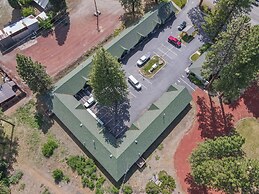 Green Gables Motel & Suites