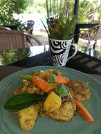 La Pernela Beachfront Resort