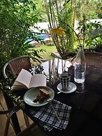 La Pernela Beachfront Resort