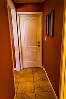 Charm Motel & Suites