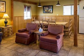 Charm Motel & Suites