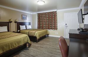 Charm Motel & Suites