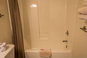 Charm Motel & Suites