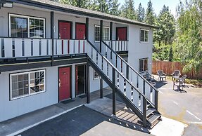 Charm Motel & Suites