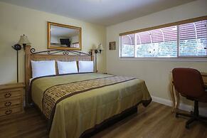 Charm Motel & Suites