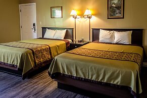 Charm Motel & Suites