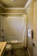 Charm Motel & Suites