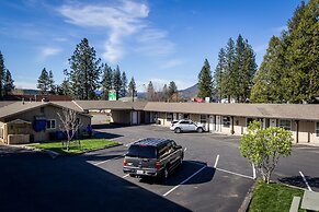 Charm Motel & Suites