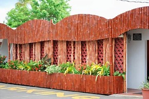 Golden Thistle Hotel