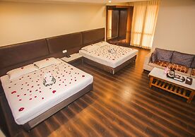 Grace Treasure Hotel