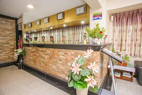 Grace Treasure Hotel