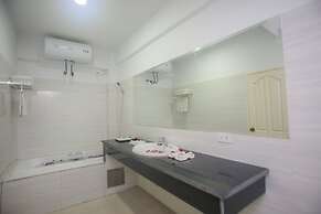 Grace Treasure Hotel