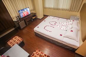 Grace Treasure Hotel