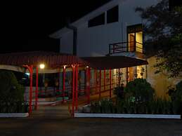 Myanmar Life Hotel