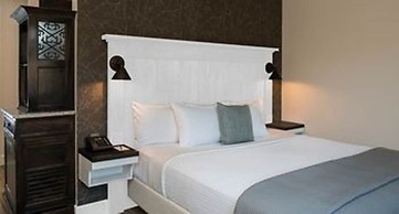 Village Hotel on Biltmore Estate