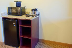 Cobblestone Inn & Suites - Winterset, IA