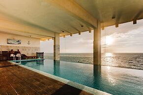 Mirage Colombo Hotel