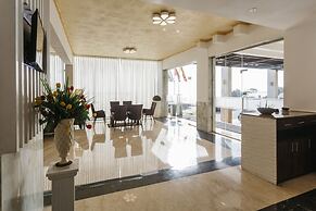 Mirage Colombo Hotel