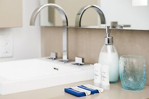 Velvet Stays – Entertainment District