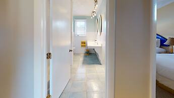 Breezeway Boutique Hotel