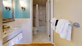 Breezeway Boutique Hotel