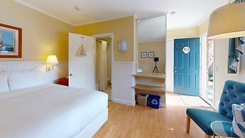 Breezeway Boutique Hotel