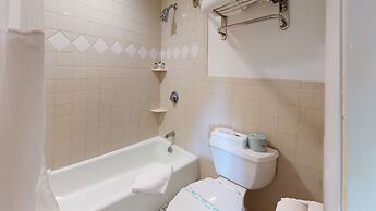 Breezeway Boutique Hotel