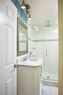 Breezeway Boutique Hotel