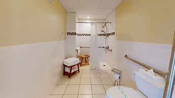 Breezeway Boutique Hotel