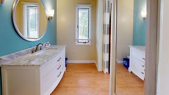 Breezeway Boutique Hotel