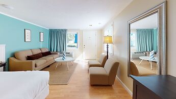 Breezeway Boutique Hotel