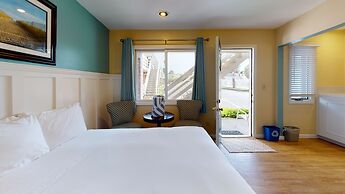Breezeway Boutique Hotel