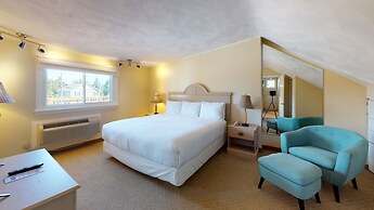 Breezeway Boutique Hotel