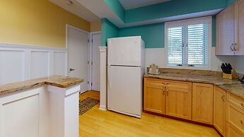 Breezeway Boutique Hotel