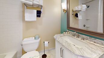 Breezeway Boutique Hotel