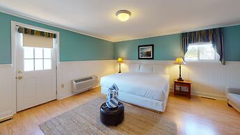 Breezeway Boutique Hotel