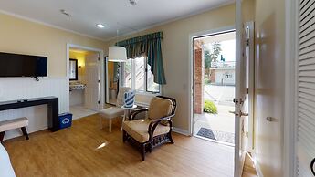 Breezeway Boutique Hotel