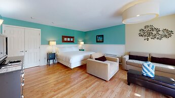 Breezeway Boutique Hotel