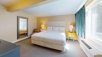 Breezeway Boutique Hotel