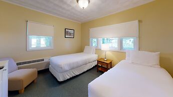 Breezeway Boutique Hotel