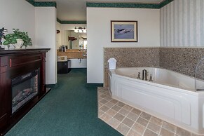 Emerald Dolphin Inn & Mini Golf