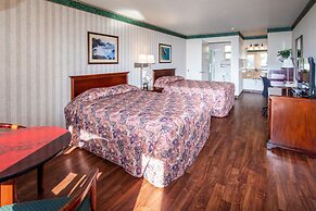 Emerald Dolphin Inn & Mini Golf