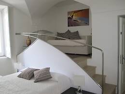 Edificio 15 House Elite