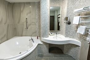 Kamarooms Business Hotel & Spa