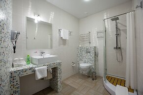 Kamarooms Business Hotel & Spa
