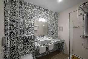 Kamarooms Business Hotel & Spa