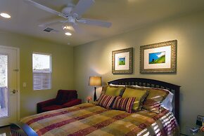 Queen's Inn By the River